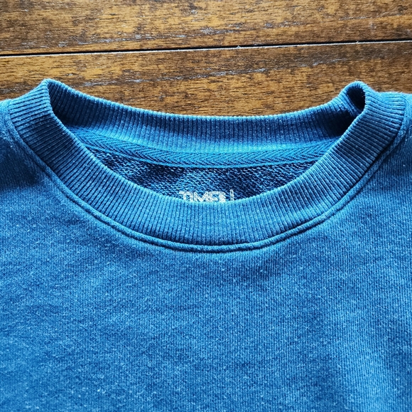 Women's Sweater, Size M (8-10) - Picture 4 of 6